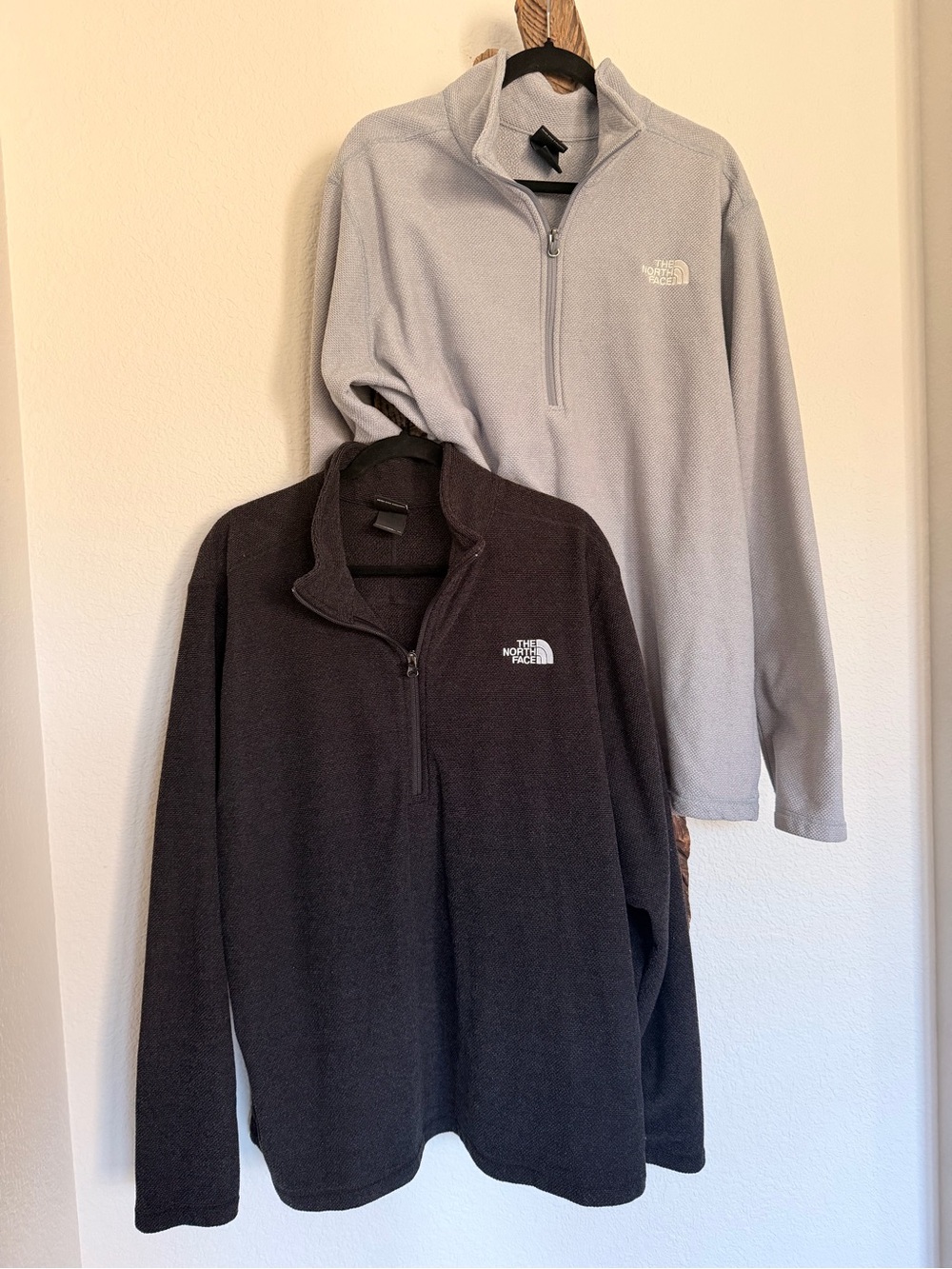 2 men’s XXL The North Face Half-Zip Fleece Pullover Gray & Black shirt